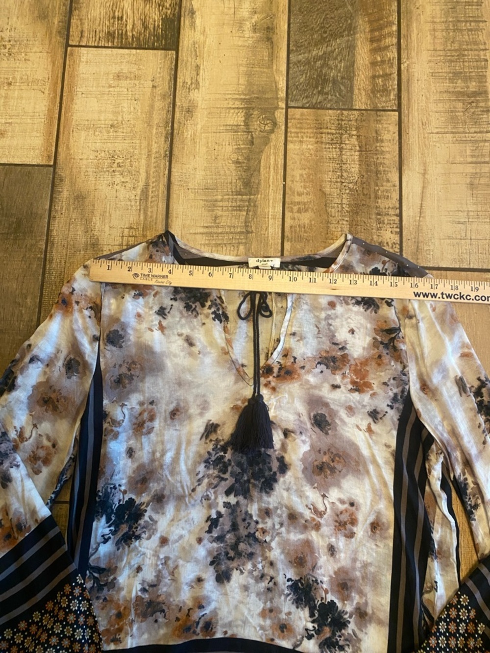 dylan Neutral Floral Tie-Front Tassel Blouse 🆕 - Picture 6 of 11
